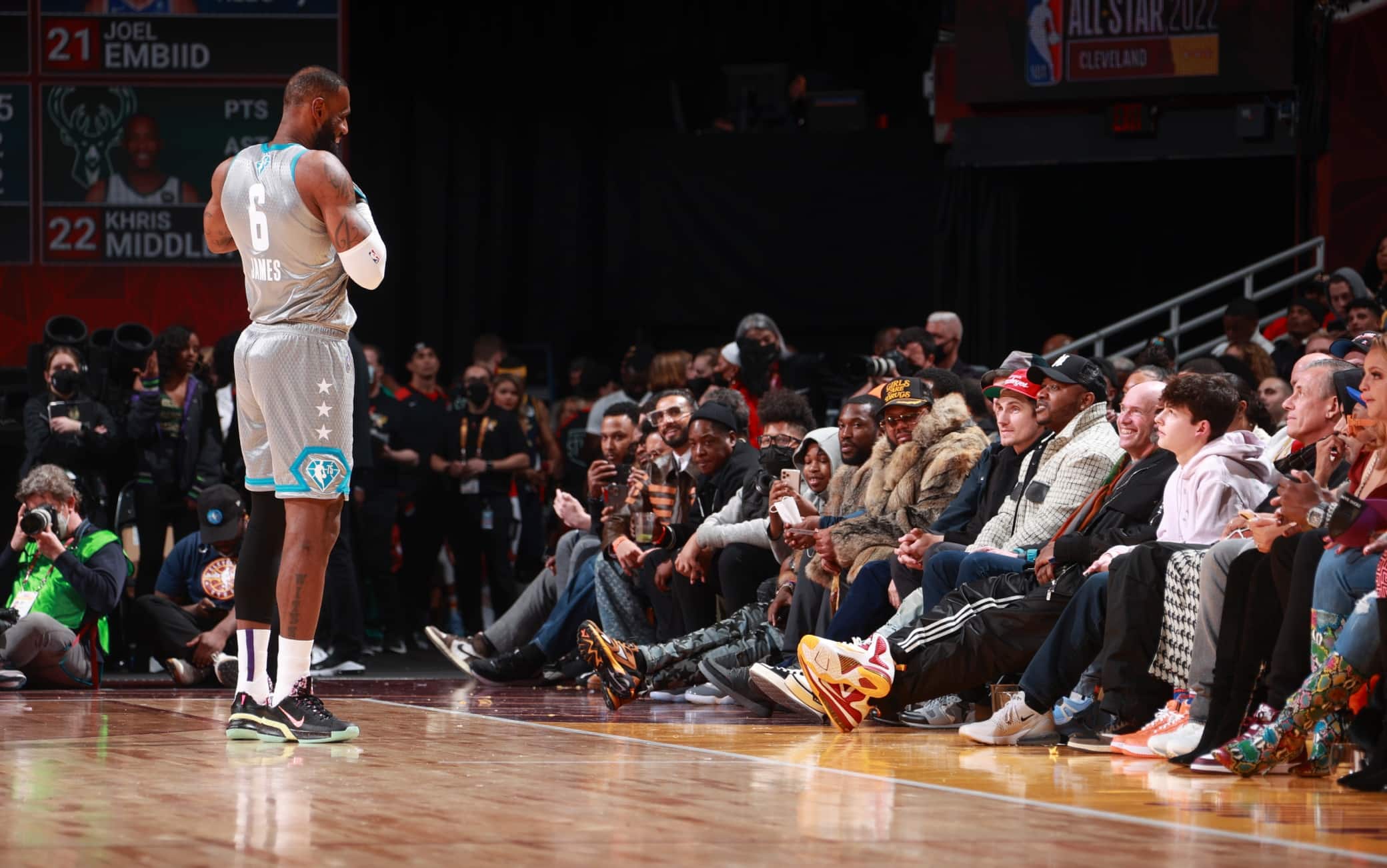 NBA, LeBron James usa Dreams and Nightmares di Meek Mill per l'annuncio su Instagram