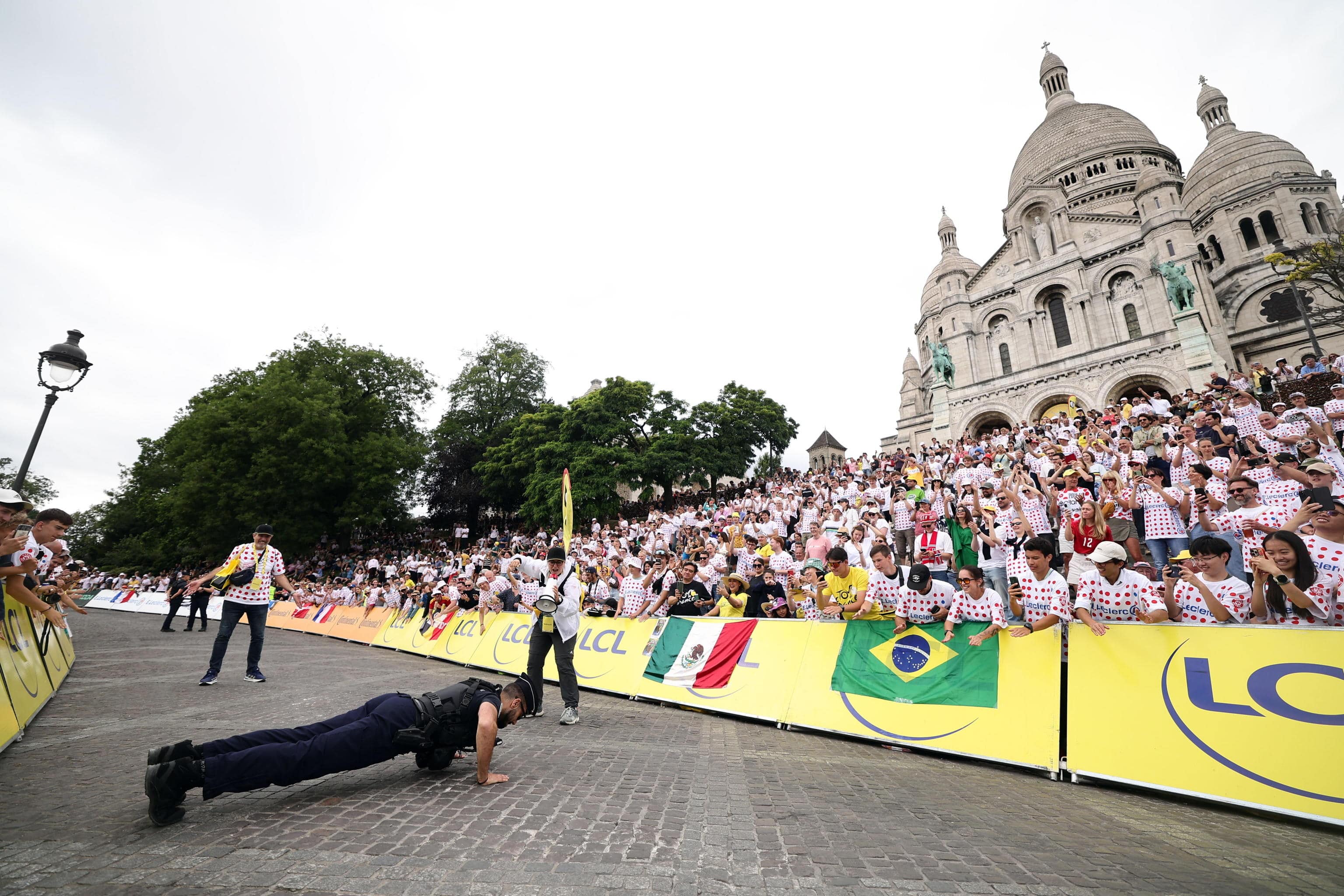 Poliziotto a Montmartre