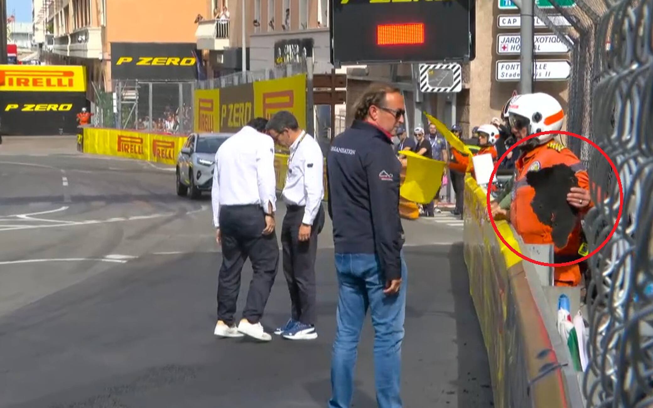 Bandiera rossa a Monaco: si stacca un pezzo d'asfalto a Monte-Carlo!