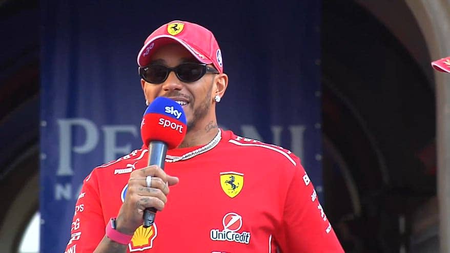 Hamilton: "L'obiettivo è riportare la Ferrari al vertice"