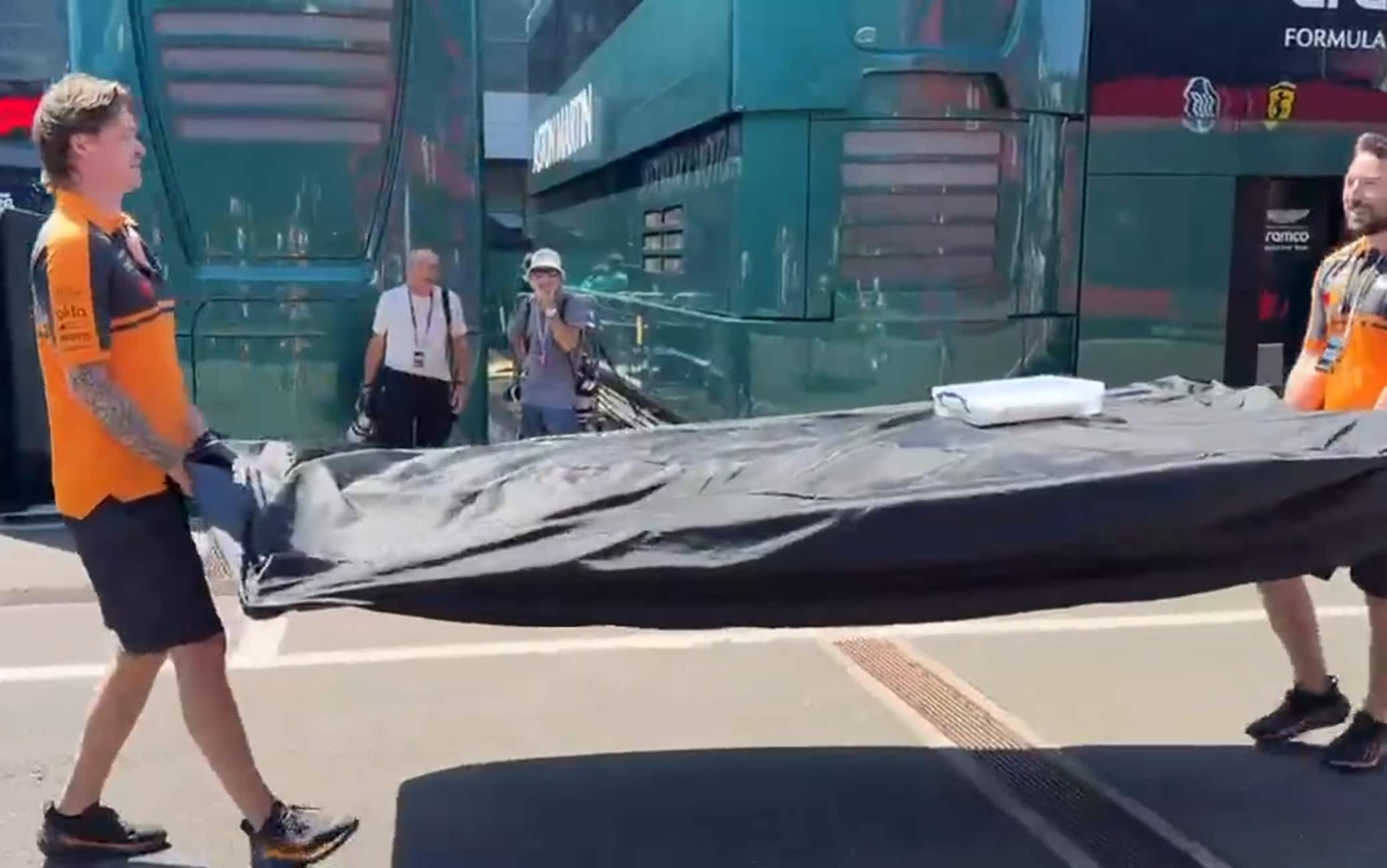 F1 in Austria, c'è un pacco per la McLaren: è il fondo dei Papaya
