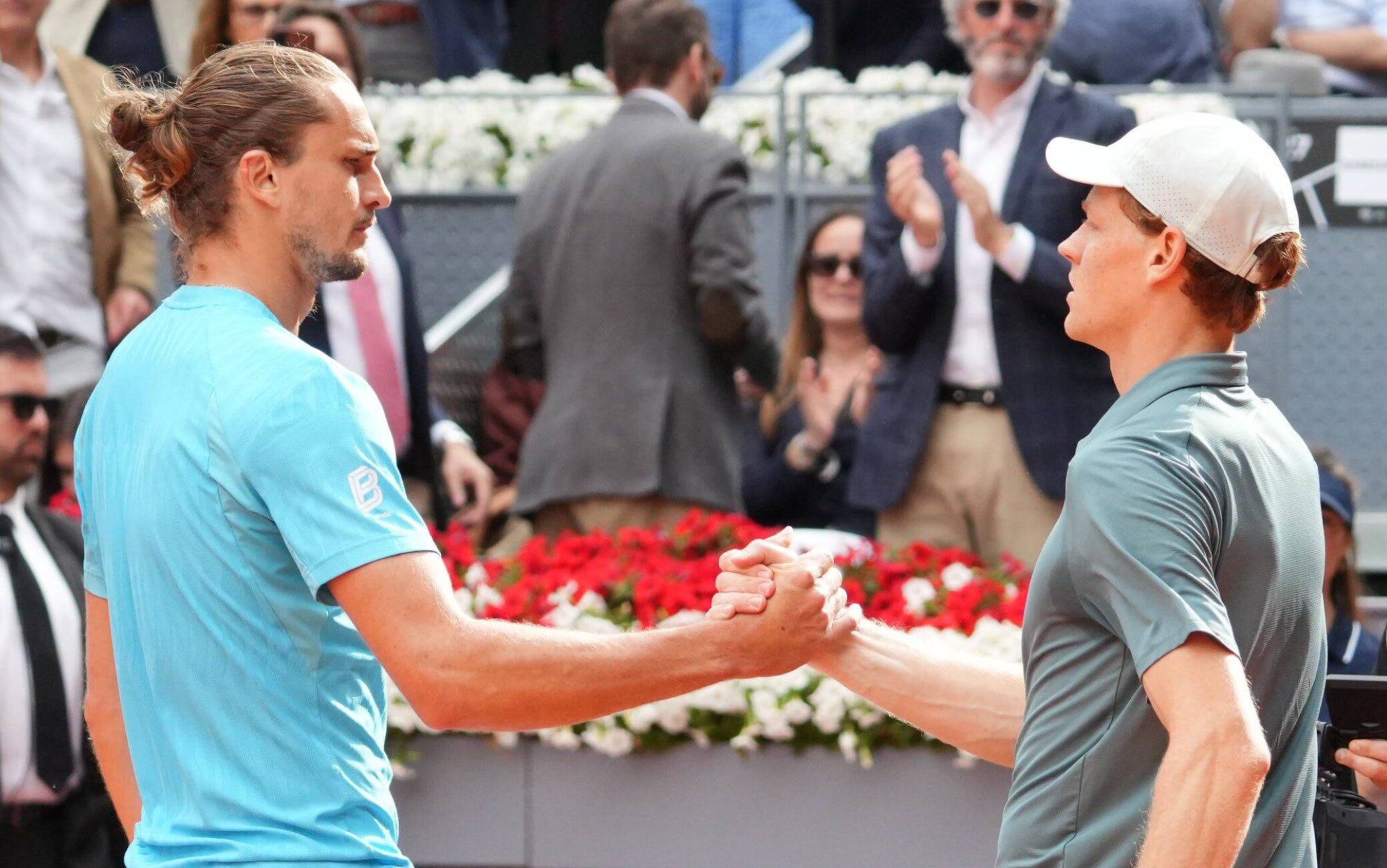 Zverev si arrende a Sinner: "È il migliore al mondo, zero chance per noi"