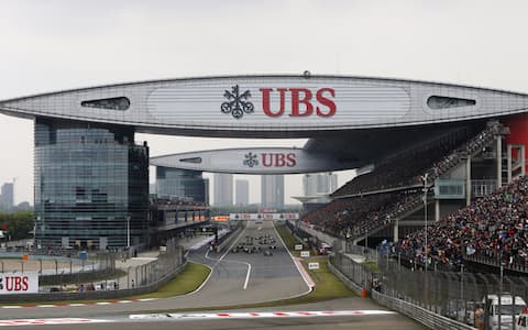 Shanghai International Circuit, Shanghai, China.
Sunday 20 April 2014.
Lewis Hamilton, Mercedes W05, leads the field away towards the first corner.
World Copyright: Will Taylor-Medhurst /LAT Photographic.
ref: Digital Image _79P5815