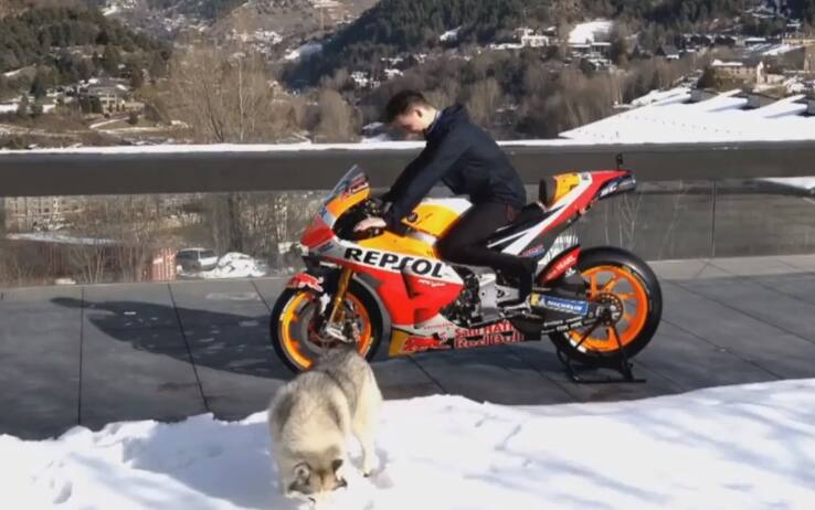 Pol Espargarò sale sul prototipo della Honda