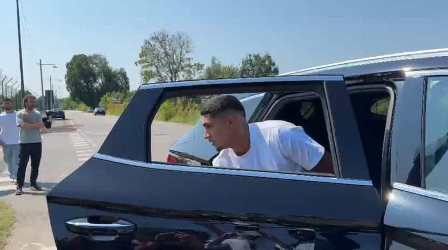 Inter-Khalaili, le immagini dell'arrivo a Milano