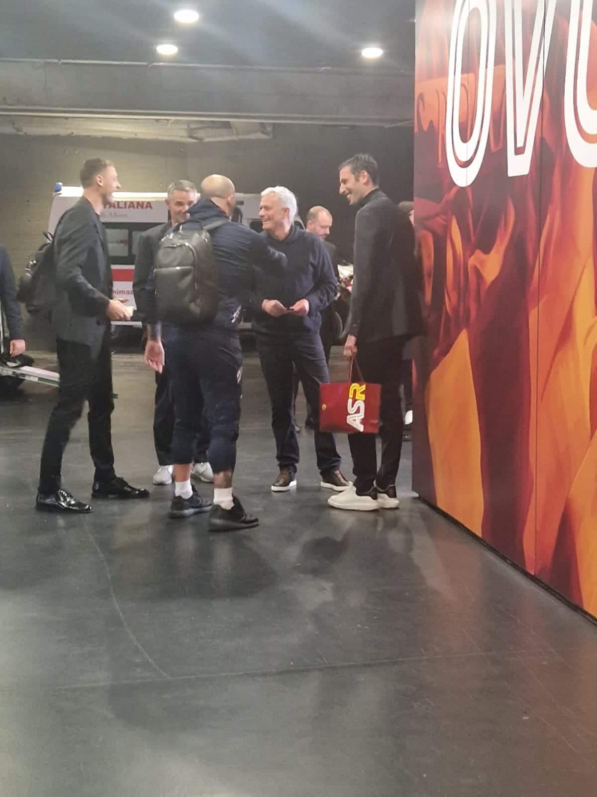 Mou-Stankovic, abbraccio a fine gara insieme all'altro serbo Matic