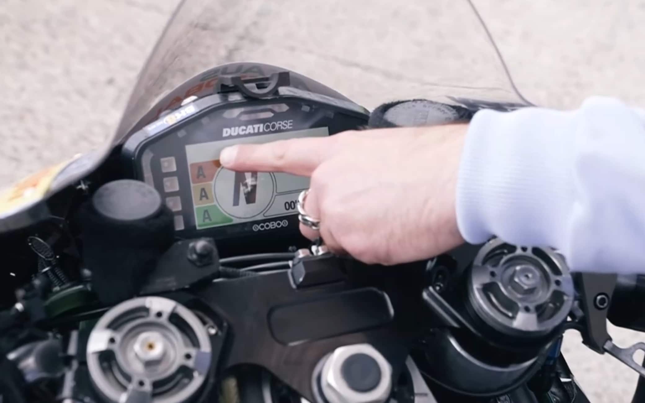 Dal dashboard al launch control: focus sulla Ducati GP26. VIDEO