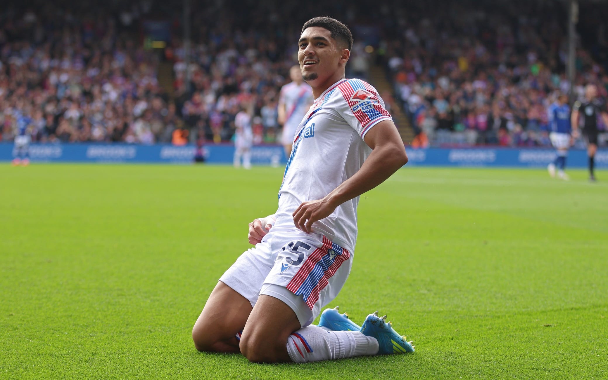 Anan Khalaili, la delusione per l'Inter è superata: gol in Crystal Palace-Ipswich. VIDEO