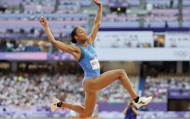 epa11537635 Larissa Iapichino of Italy competes in the Women Long Jump final event of the Athletics competitions in the Paris 2024 Olympic Games, at the Stade de France stadium in Saint Denis, France, 08 August 2024.  EPA/RONALD WITTEK