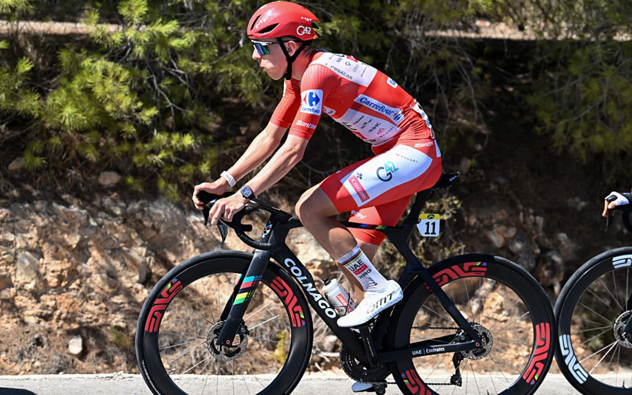 Pogacar operato alla clavicola, intervento ok