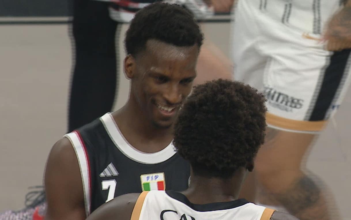 https://sport.sky.it/assets/images/1dcac12af1b121b43bc35bdaf9641ca4c7f86961/skysport/it/basket/video/2026/05/26/cheickh-niang-saliou-fallo-playoff-gara-5-video-1101008/niangs.jpg?im=Resize,width=1218