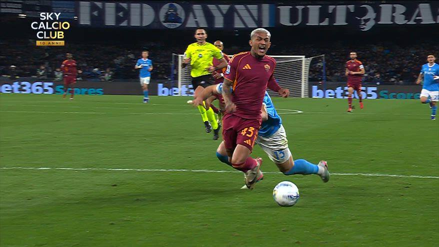 Rrahmani atterra Wesley: rigore e doppio infortunio