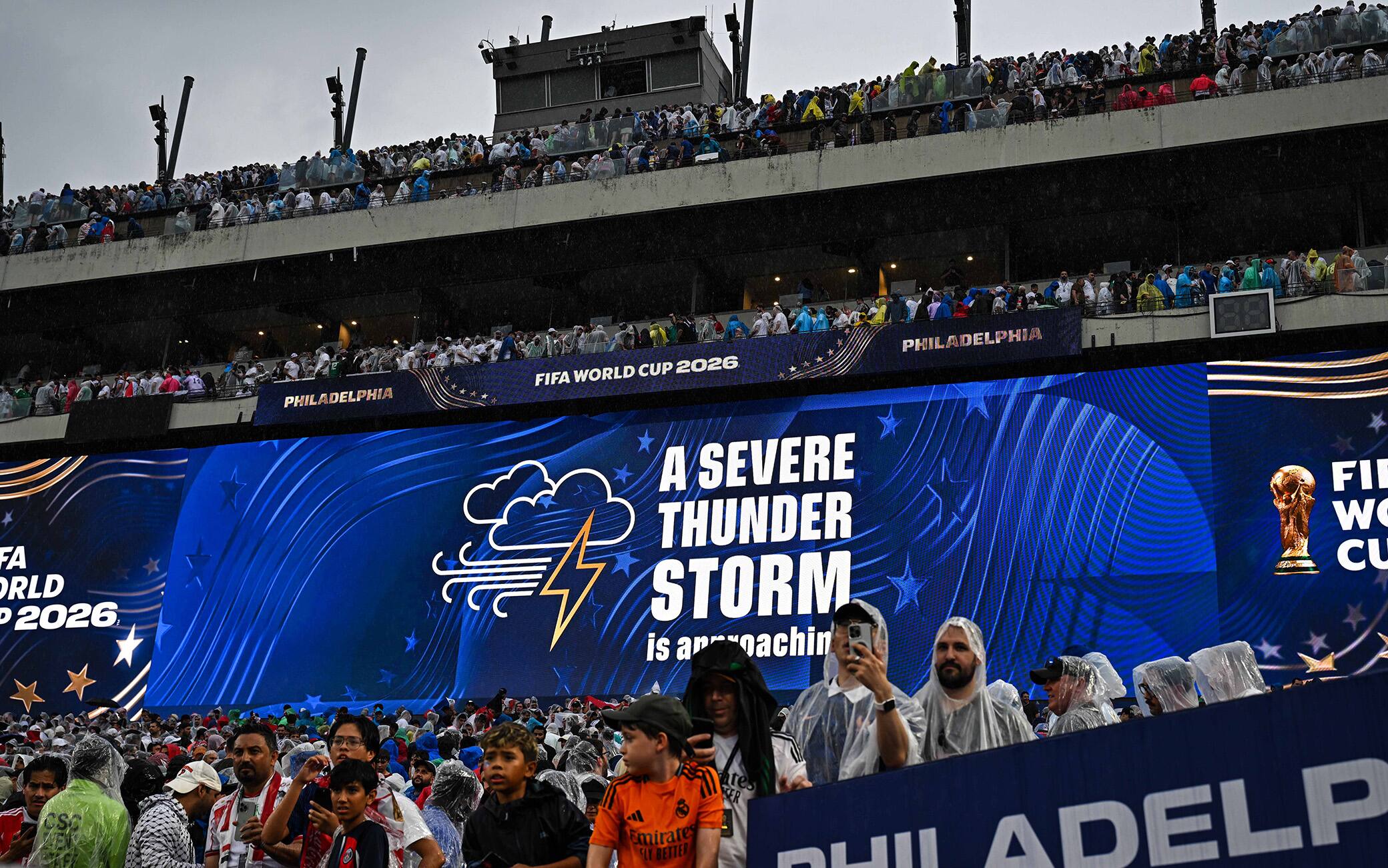Francia-Iraq, fulmini a Philadelphia: le news sul meteo al Lincoln Financial Field LIVE