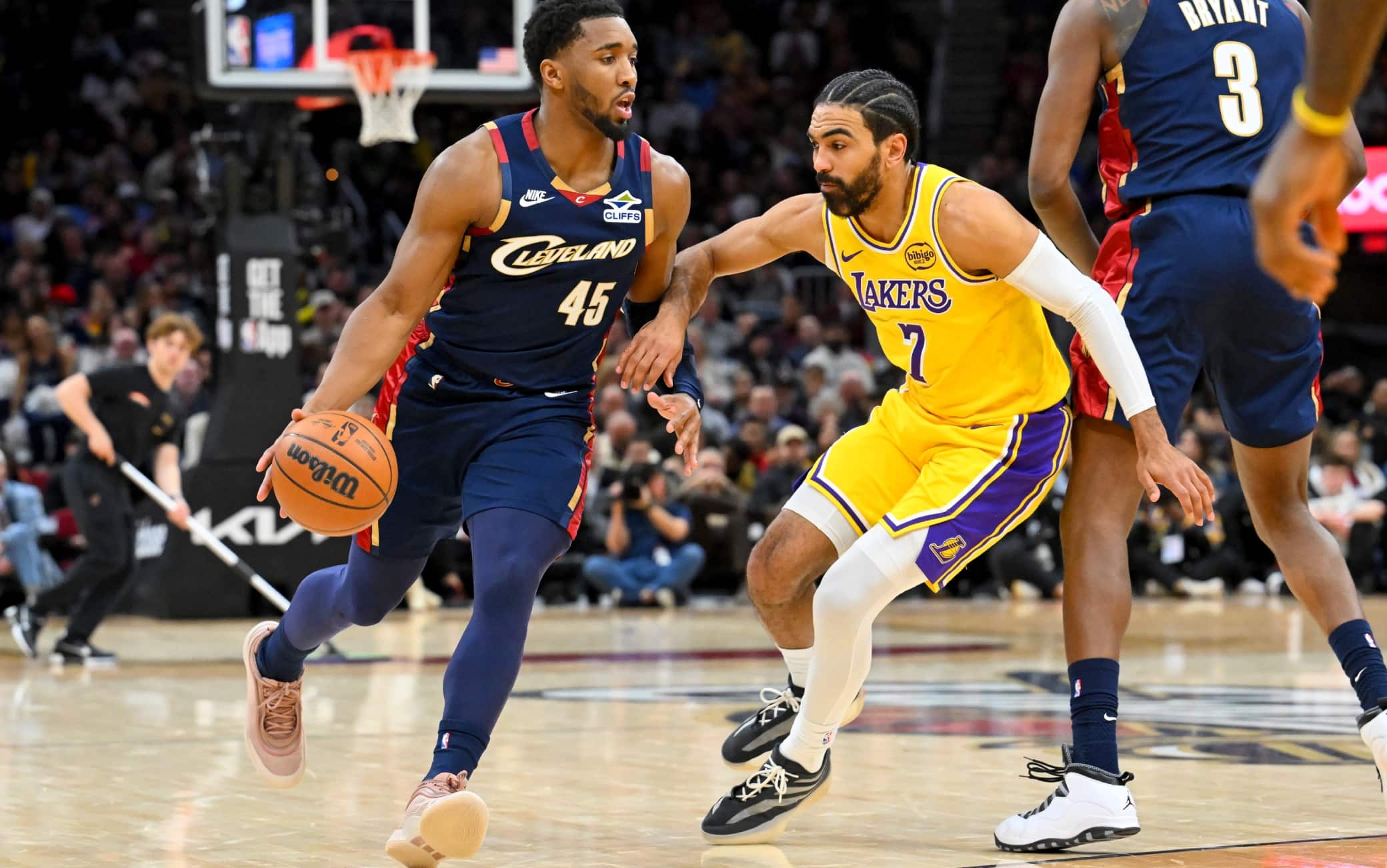 NBA, i risultati della notte: Cleveland travolge i Lakers, gli Spurs sbancano Houston