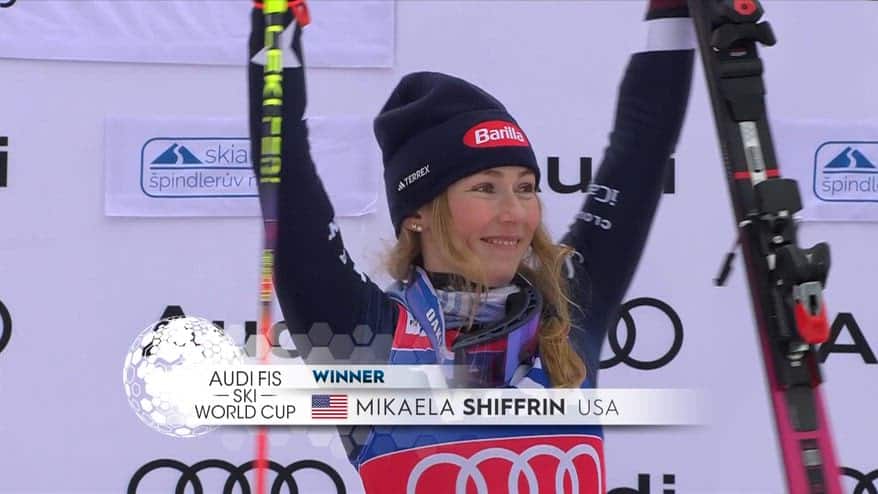 Sci, Shiffrin vince slalom e coppa del mondo di specialità