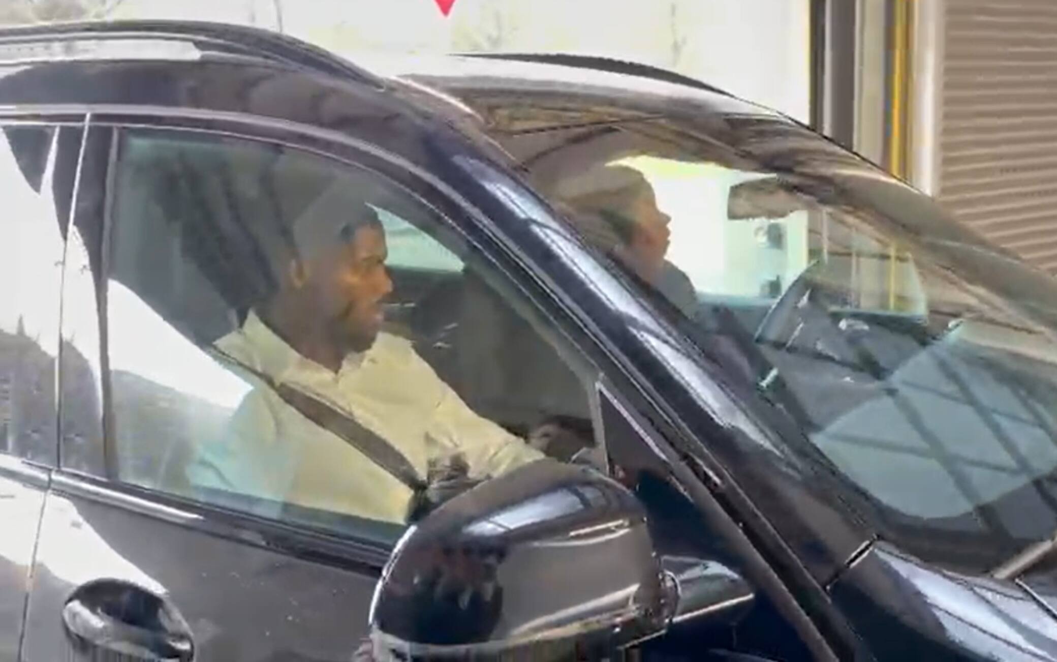 Milan, Maignan è arrivato in sede per firmare il rinnovo di contratto. VIDEO