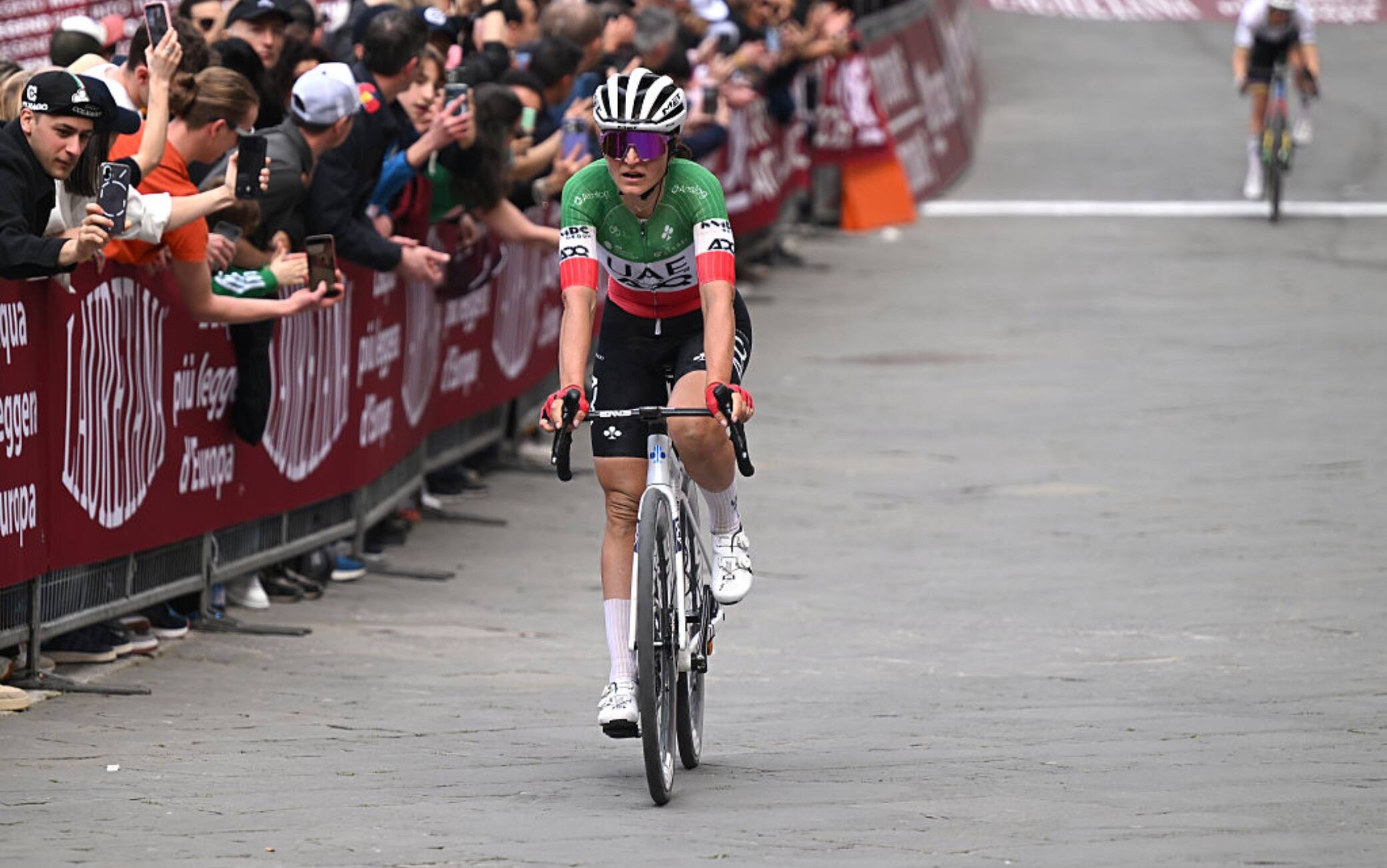 Strade Bianche donne, trionfo della svizzera Chabbey. Elisa Longo Borghini quarta