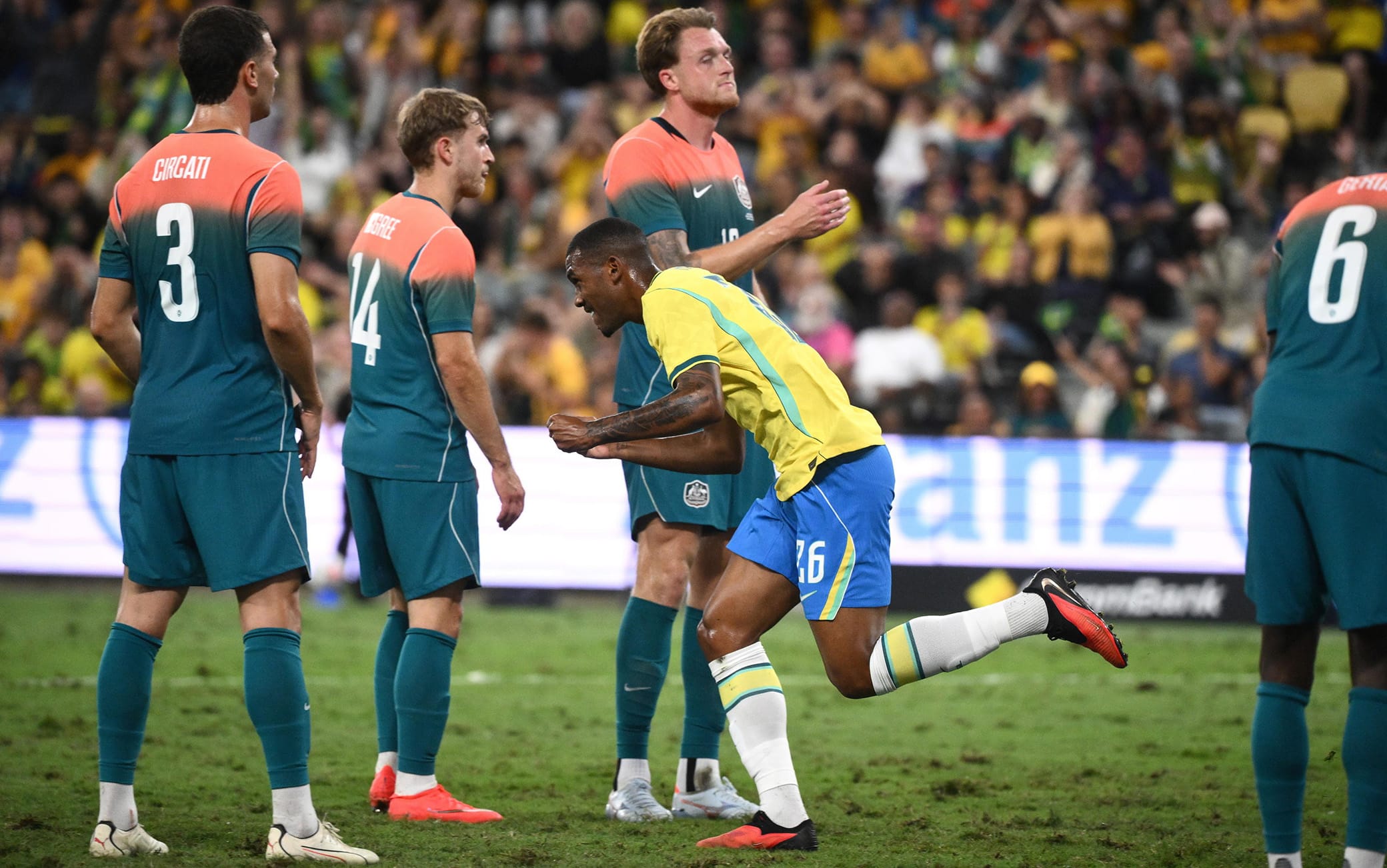 Australia-Brasile 1-1, gol Irankunda e Rayan. Ancelotti evita il ko in amichevole al 95'