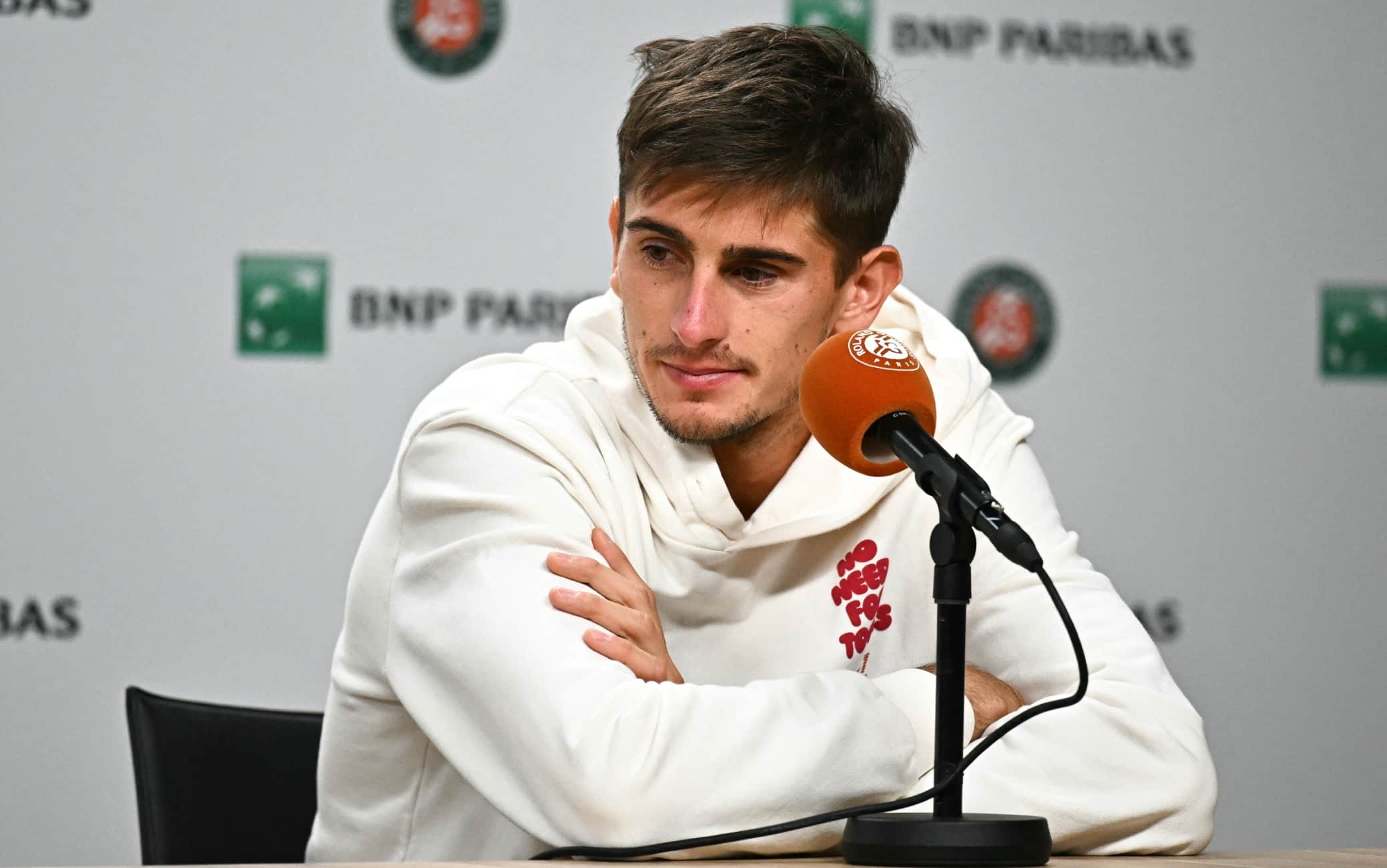 Arnaldi spiega il ritiro al Roland Garros: "Non lo auguro a nessuno" 