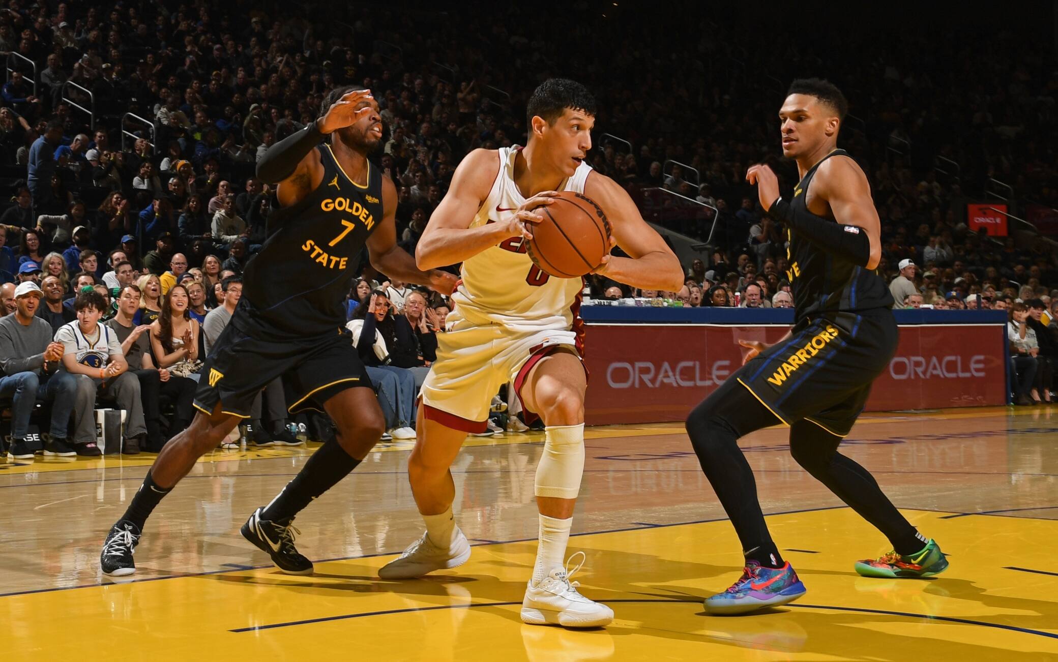 NBA, serata no per Miami in casa degli Warriors: si salva Fontecchio con 13 punti