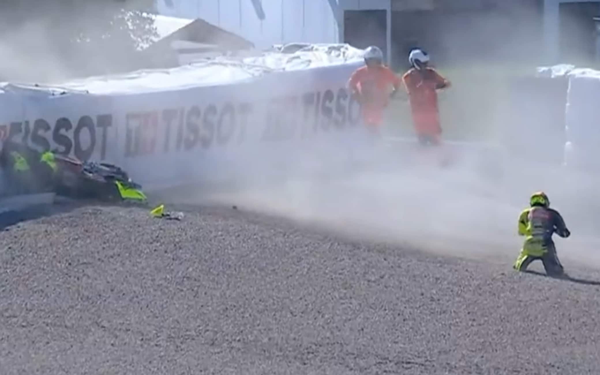 MotoGP, Di Giannantonio cade ad alta velocità  nel warm up. VIDEO