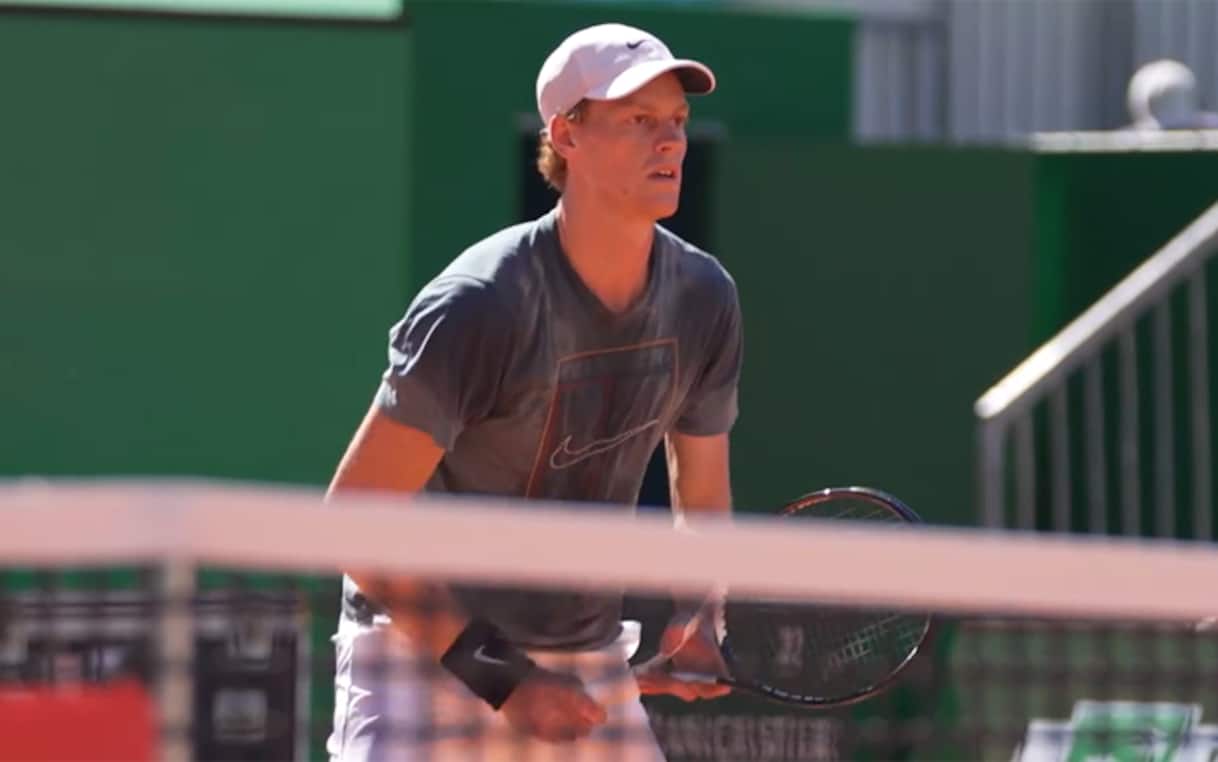 https://sport.sky.it/assets/images/256cdaf0bb1d95e885ebe56652615cfaecd1aafd/skysport/it/tennis/video/2026/04/03/sinner-oggi-atp-montecarlo-allenamento-video-1087429/sinner_allenamento_video.jpg?im=Resize,width=1218