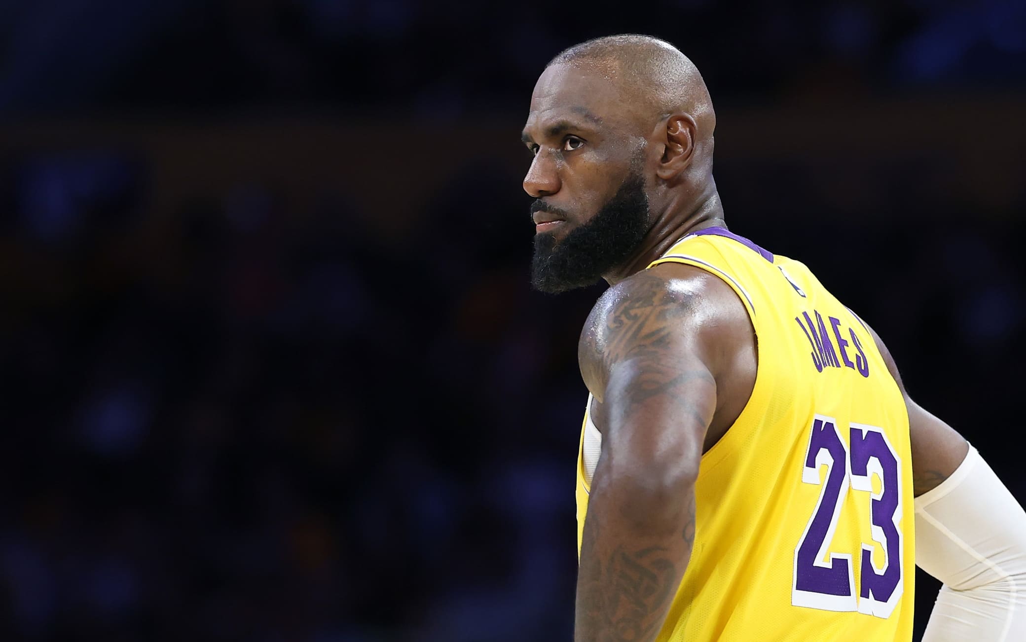 NBA, quello di LeBron James è il più grande taglio di stipendio di sempre. CLASSIFICA