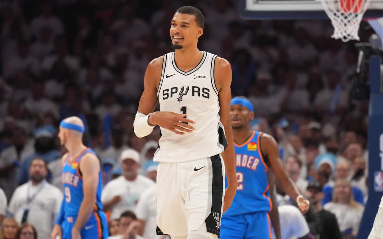 https://sport.sky.it/assets/images/2694c7b94f075c32e452d7975a918176afacf6f3/skysport/it/nba/2026/05/21/nba-risultati-partite-playoff-notte-21-maggio-video/Victor_Wembanyama_Getty_San_Antonio_Spurs.jpg?im=Resize,width=1218