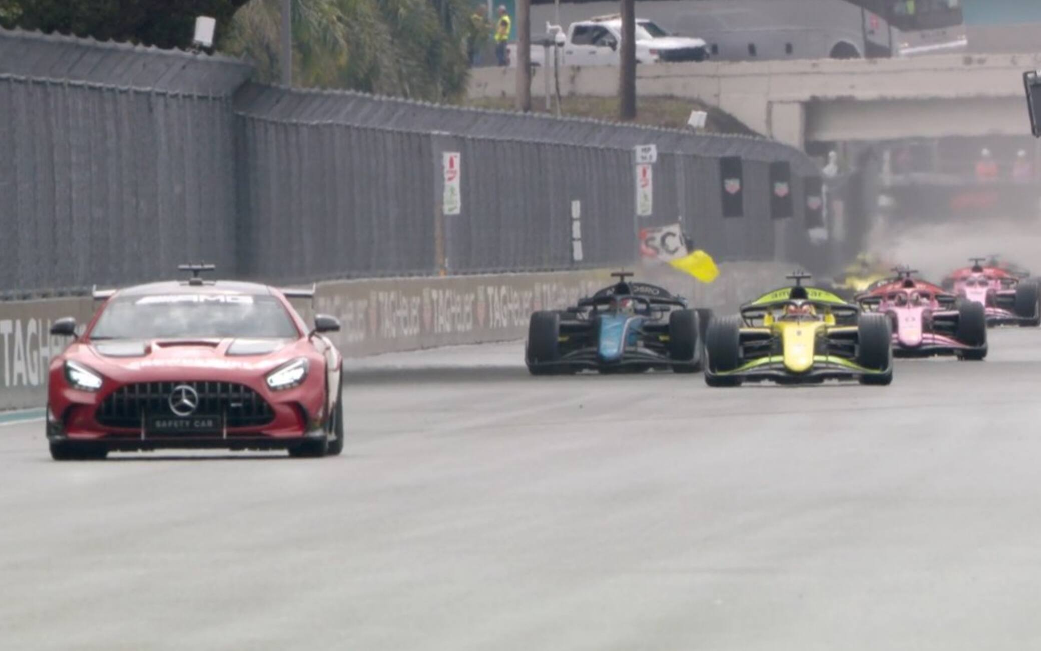 F2, Feature Race da pazzi a Miami: vince Minì, ma potrebbe non essere finita