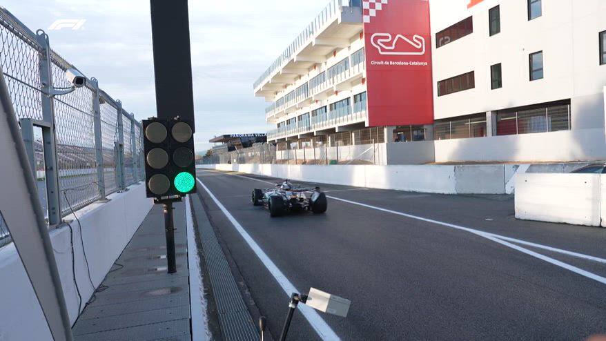 Mercedes, Antonelli in pista nello shakedown di Barcellona