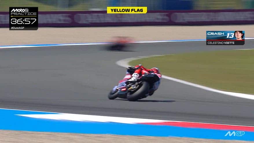 Moto2, brutta caduta per Vietti ad Assen: moto distrutta