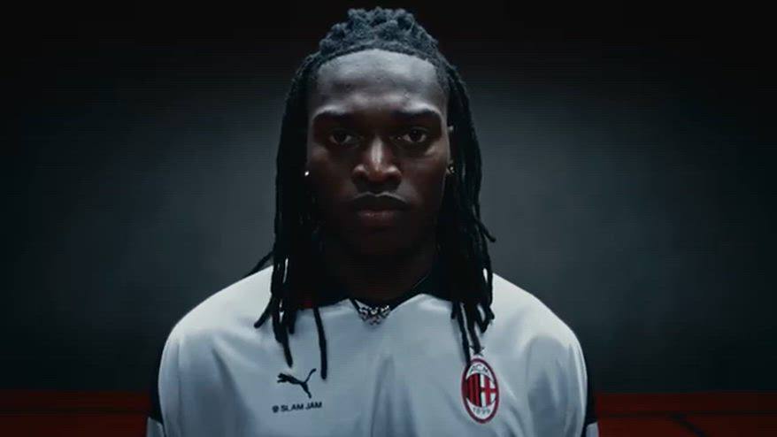 Milan e Puma presentano la quarta maglia 2025/2026