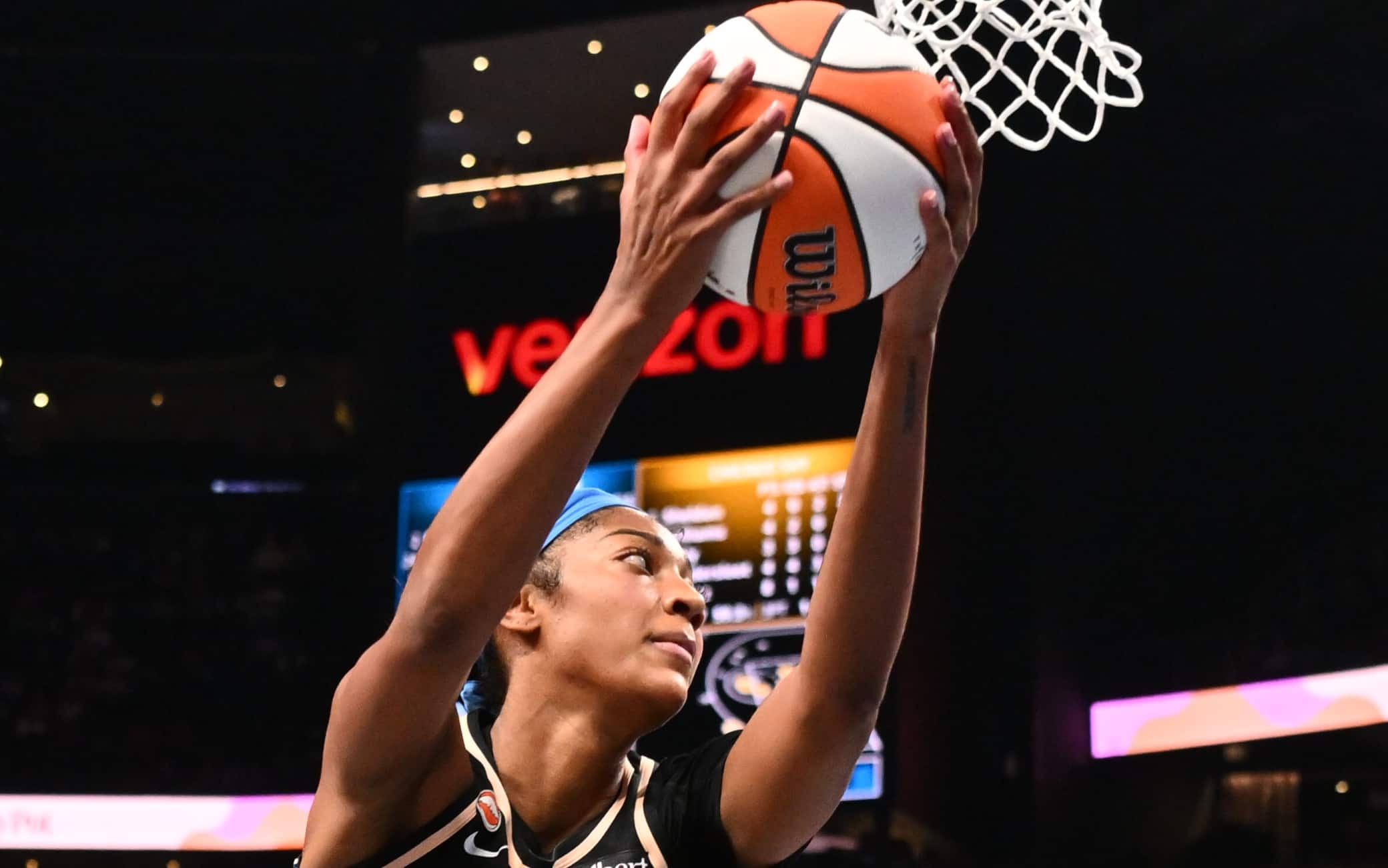WNBA, imprendibile Angel Reese: supera 500 rimbalzi in una stagione, è record ogni tempo 
