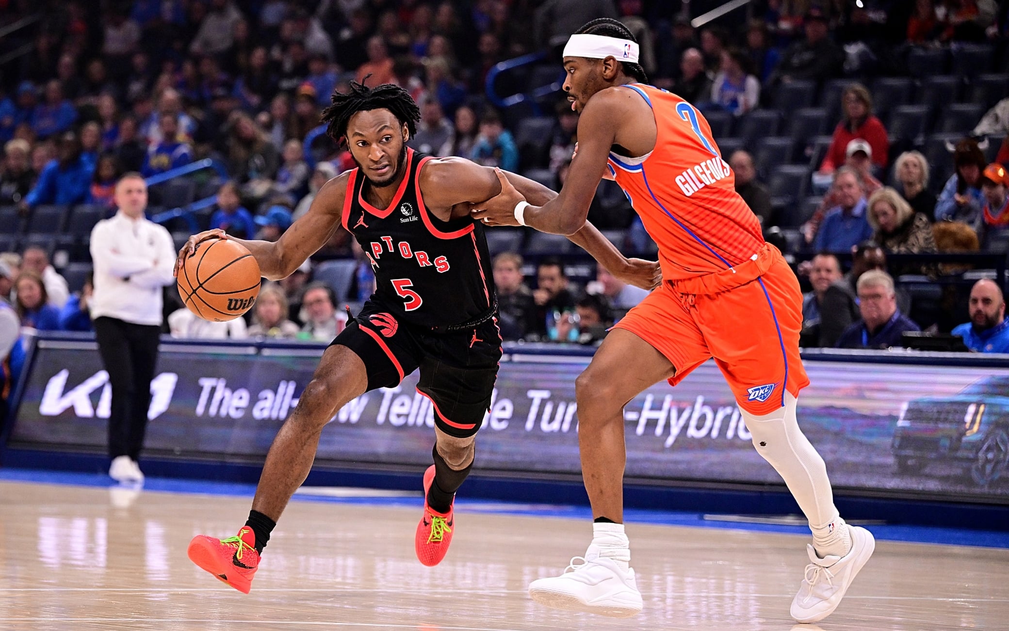 NBA, i risultati della notte: Toronto passa a OKC in volata, vittorie per Heat e Warriors