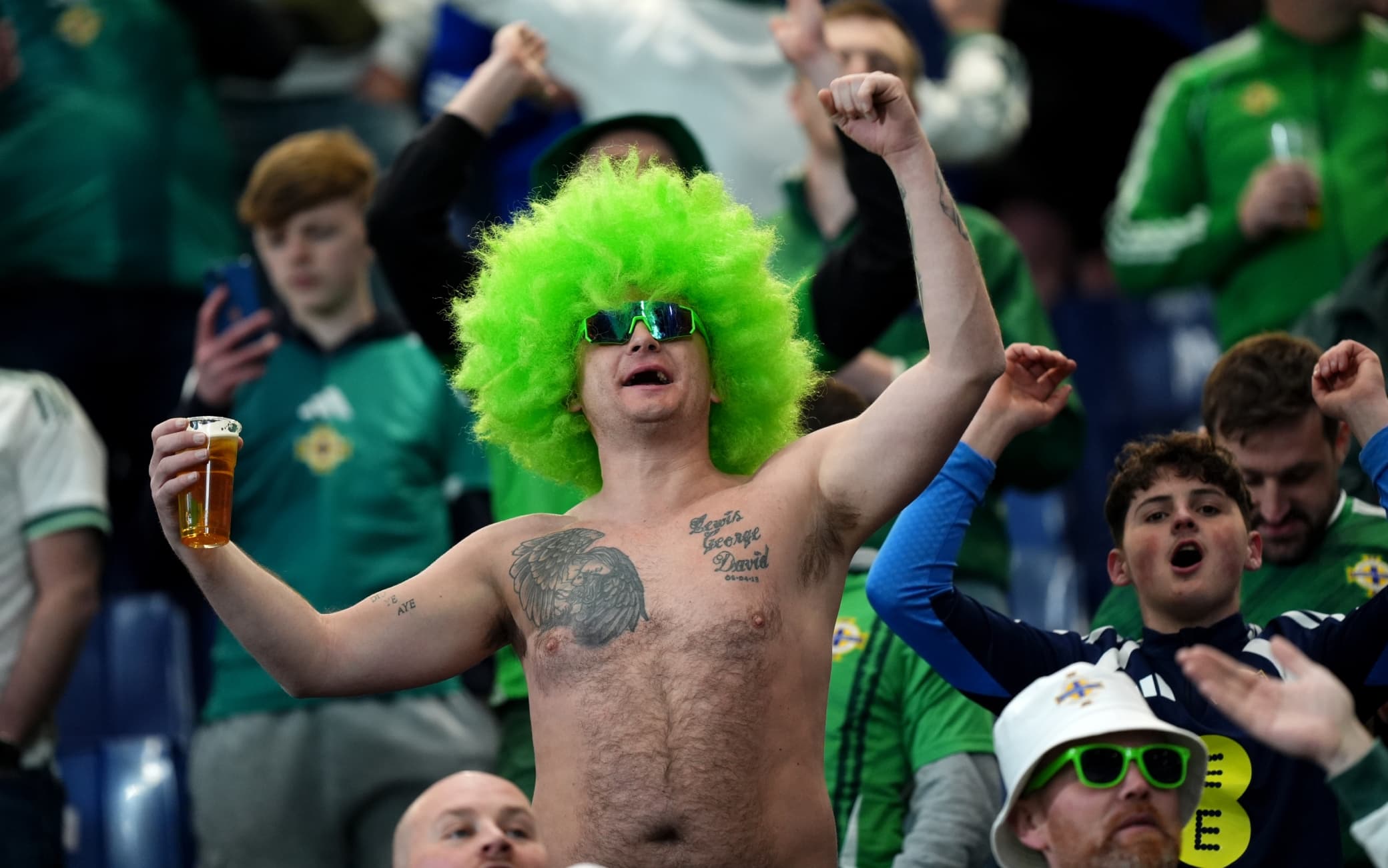 Brutto tempo ieri e tanta grandine a Bergamo, ma il campo è in perfette condizioni e ora il cielo è sereno. Temperatura su 7 gradi, ma c'è chi sembra non accorgersene…