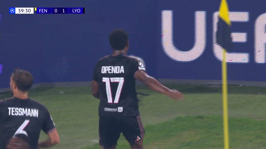 Openda, primo gol con la maglia del Lione al Fenerbahce