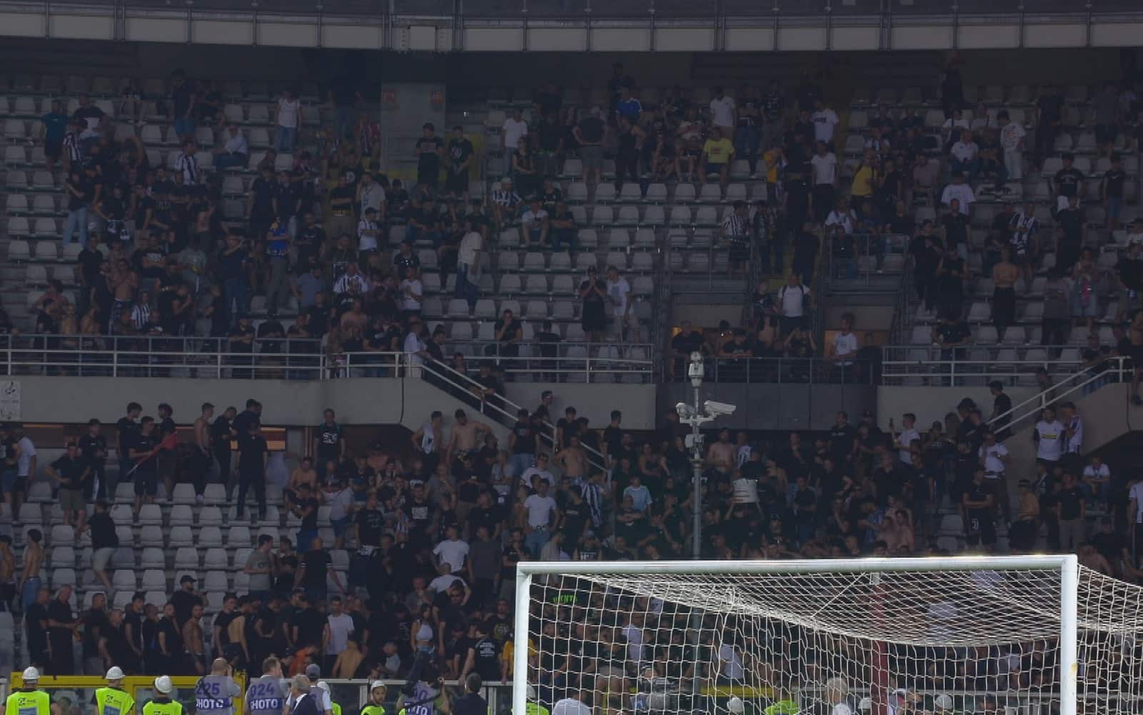 L'uscita dei tifosi Juventus