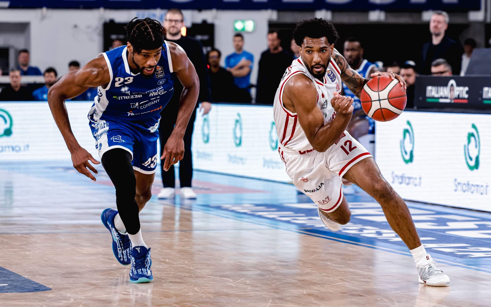 Azione di gioco tra Brescia e Milano