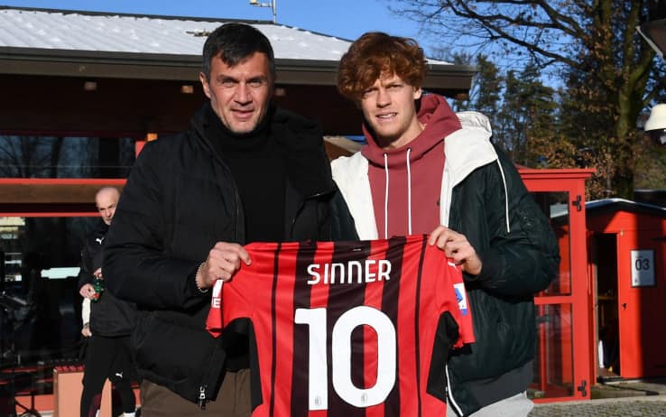 Sinner con Maldini durante la visita a Milanello dello scorso dicembre