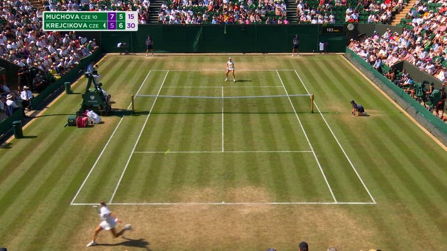 Muchova, che magia: passante no look con Krejcikova