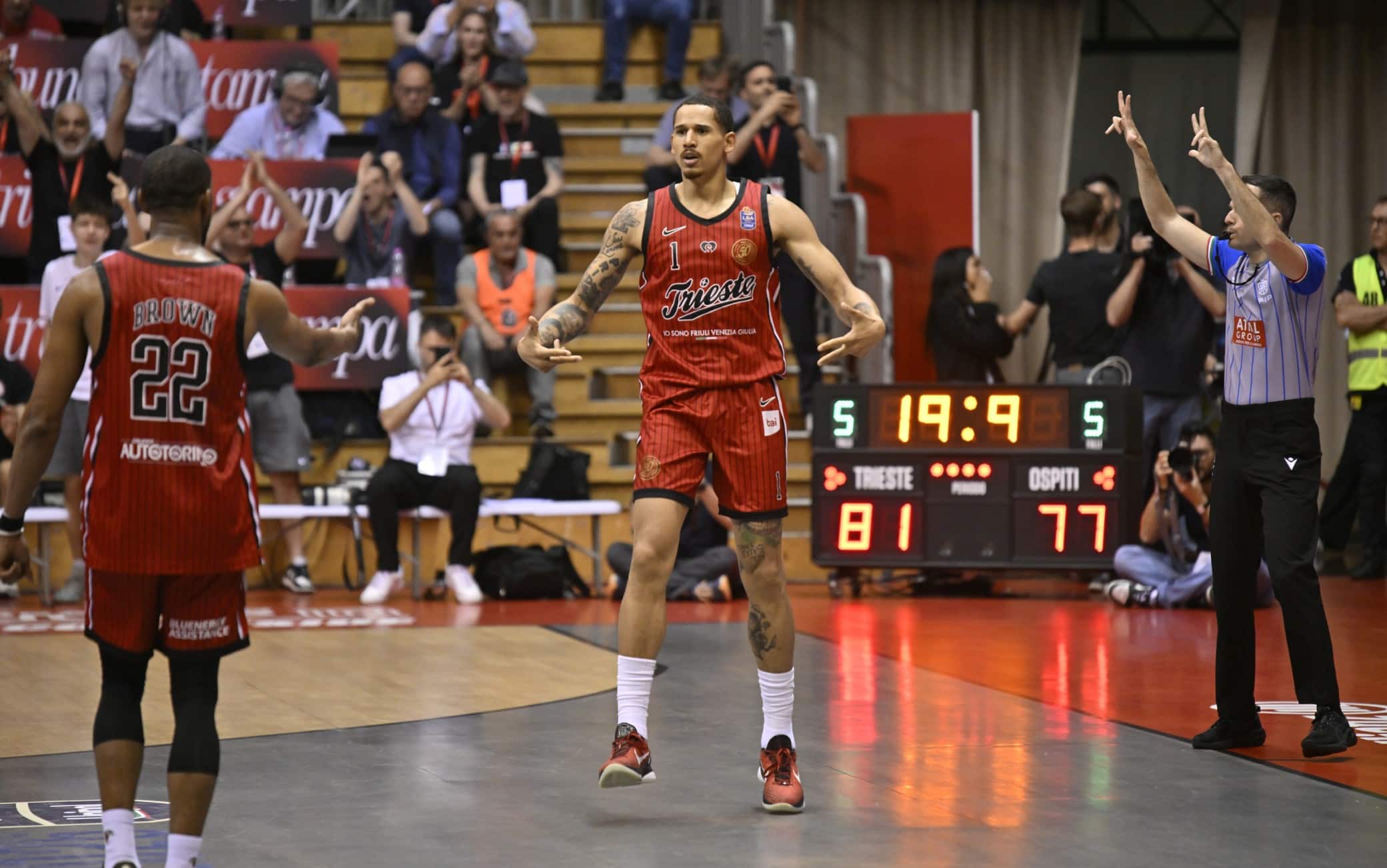 Playoff Serie A, la chiude Toscano-Anderson: difesa e tripla del +6. VIDEO