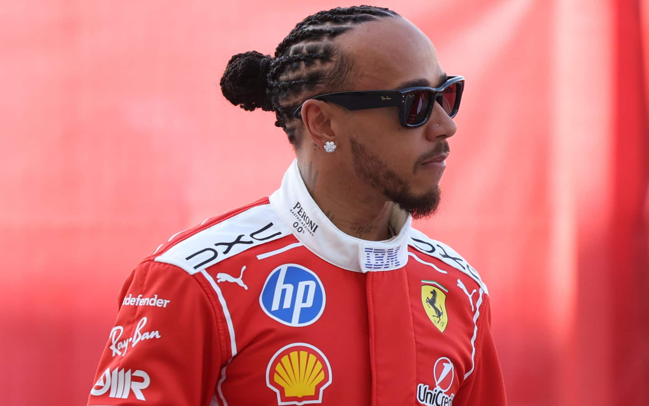 I dubbi di Hamilton sulla Mercedes: "Potenza pura o rapporto di compressione?"