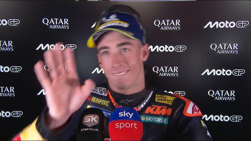 Pedro show, balla sulle note della Carrà in diretta Sky