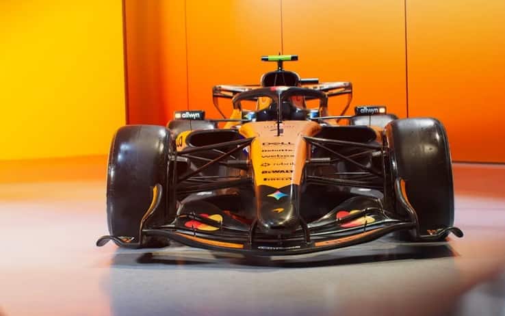 F1, McLaren ha svelato la livrea della nuova monoposto (MCL40) per il Mondiale 2026. FOTO