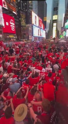 La Viking Row dei norvegesi invade Times Square. VIDEO