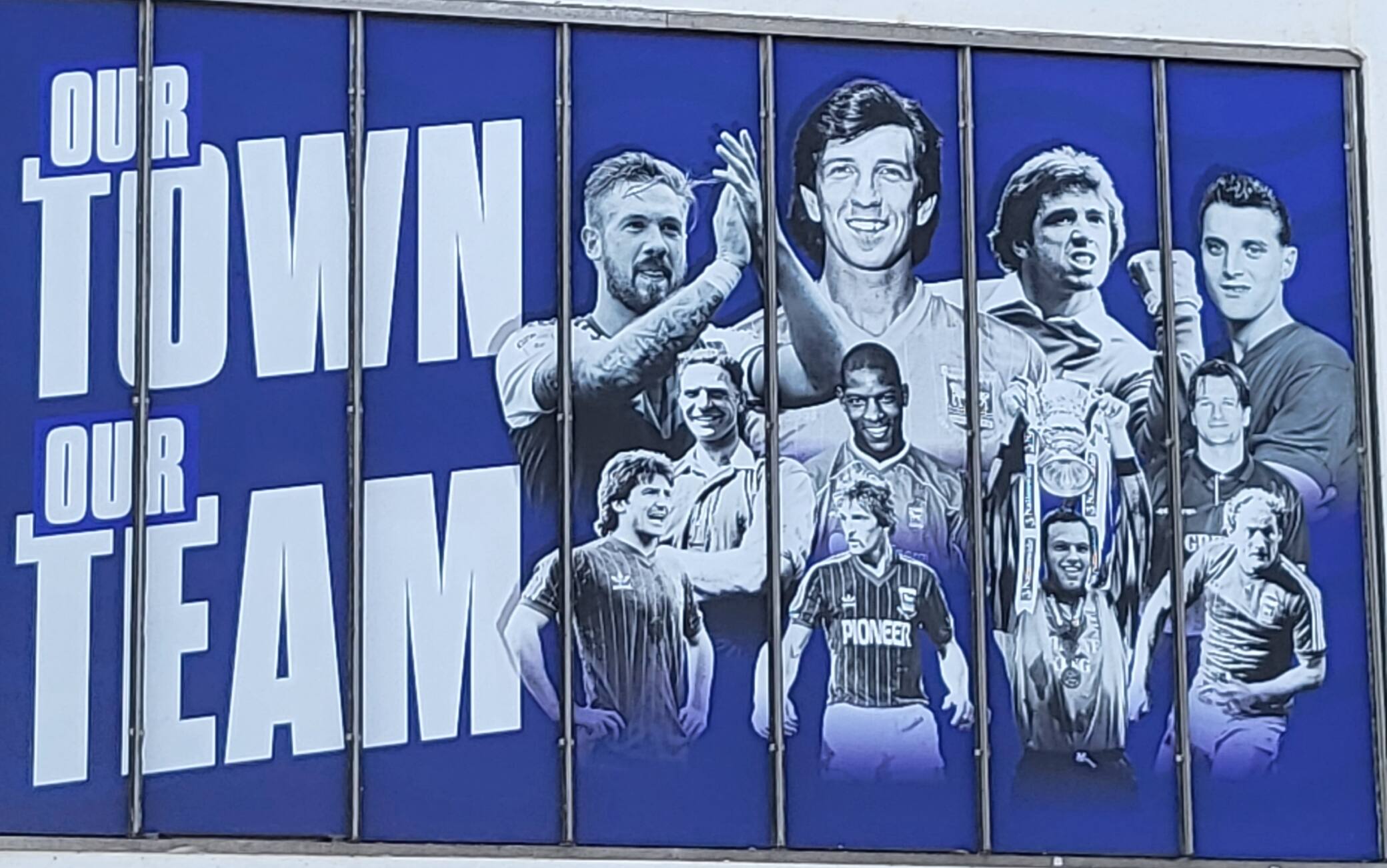 Manifesto fuori stadio Ipswich