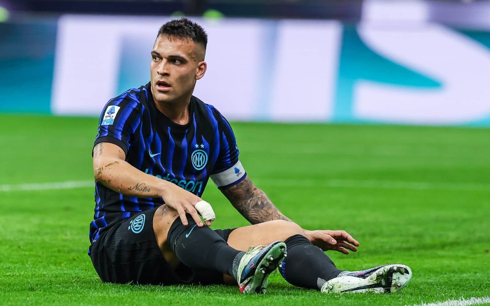 Inter, infortunio per Lautaro alla gamba sinistra: fuori almeno 15 giorni. Le news