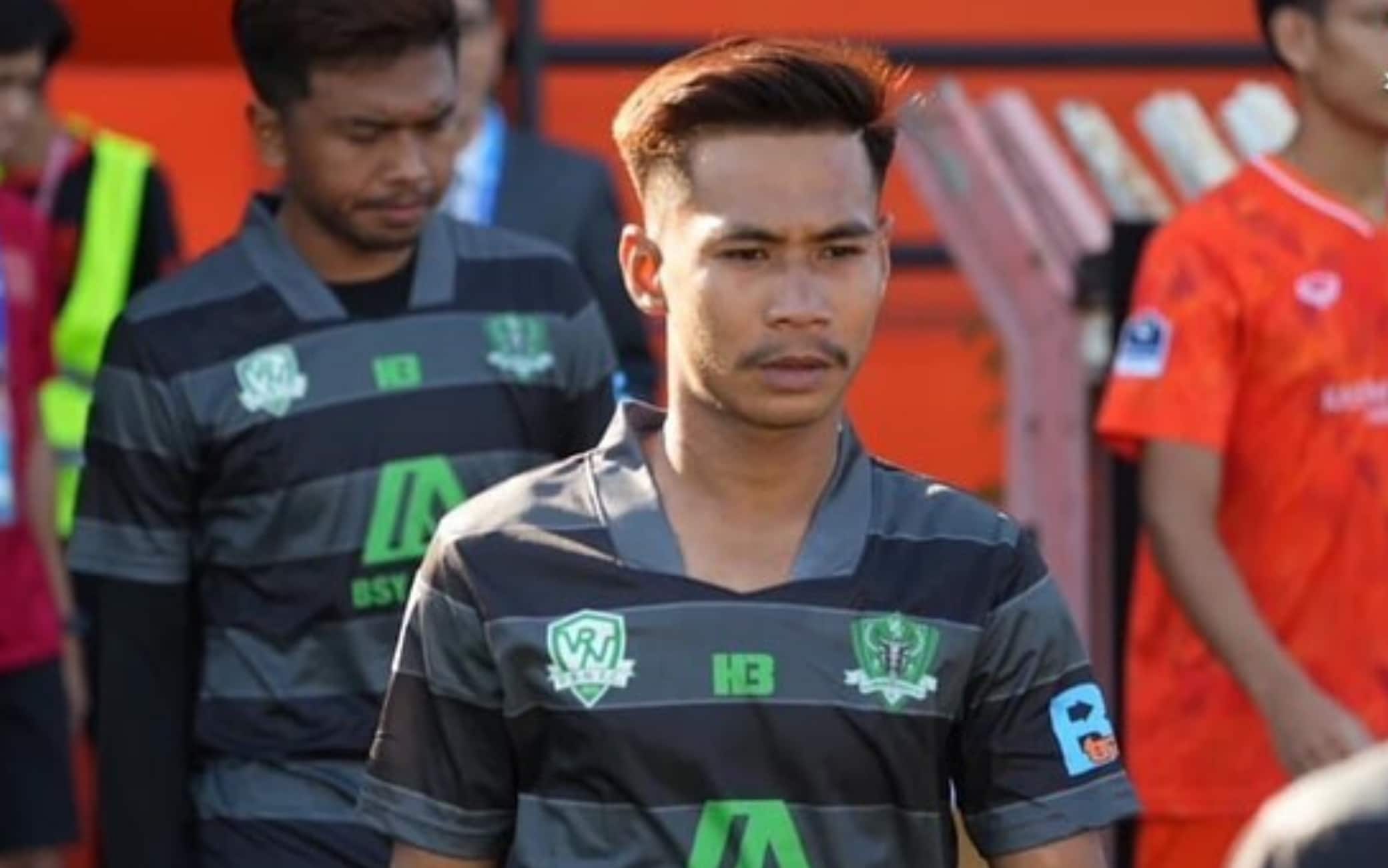 Thailandia, un calciatore muore colpito da un fulmine in campo
