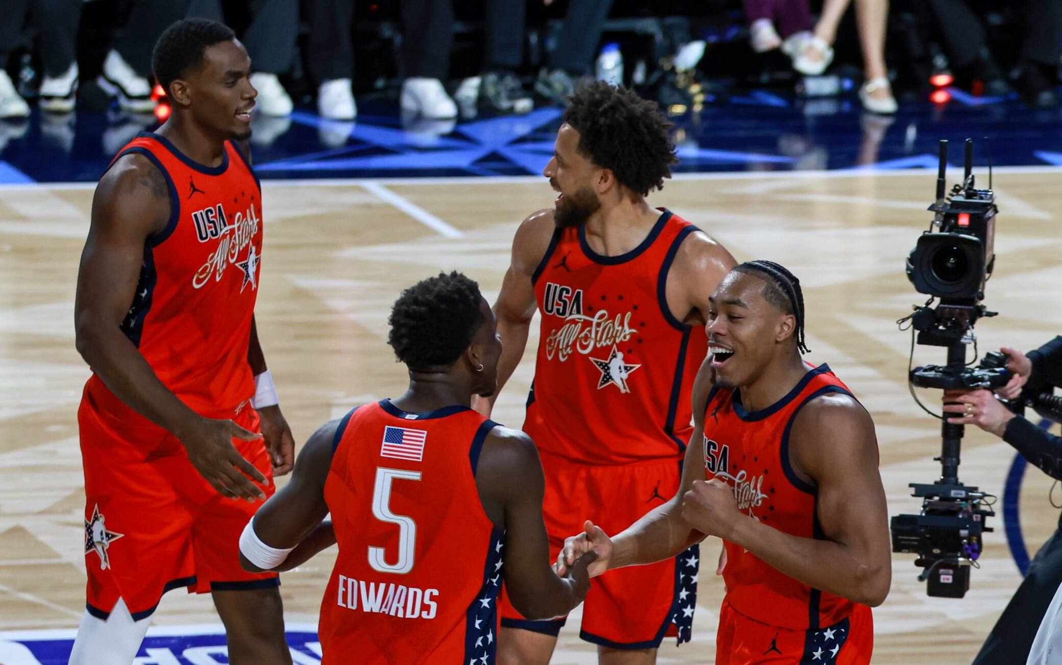 NBA All-Star Game, le Stars trionfano contro Stripes e World: gli HIGHLIGHTS