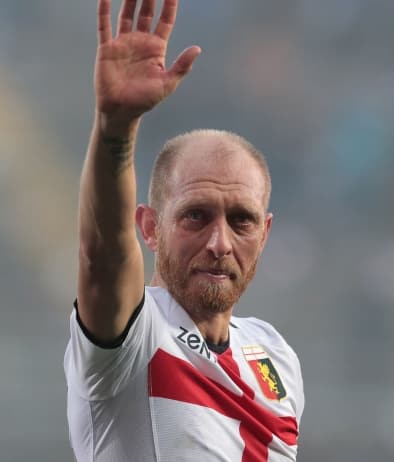La commozione di Masiello durante il giro di campo (ph. Getty)